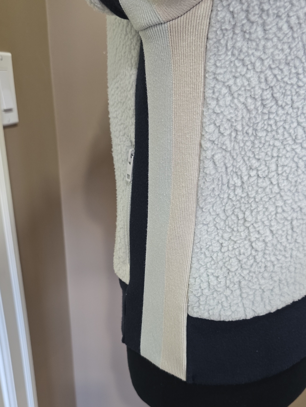 WILFRED FREE ARITZIA Coyote Fleece Mock Neck Zip-Up Jacket - Picture 5 of 7
